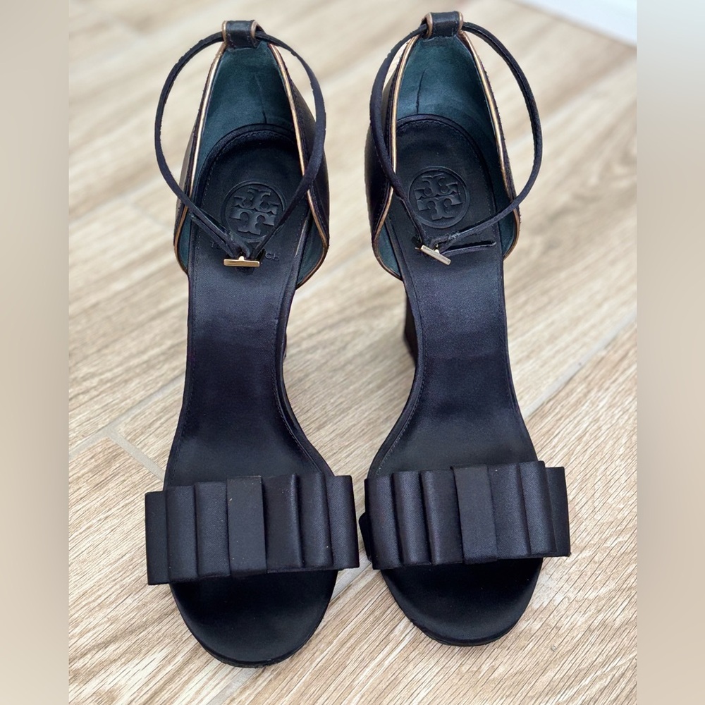 Tory Burch Cicely Black Bow Heals Size 9 1/2